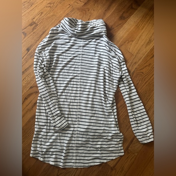 Liz Claiborne Black and White Striped Long Sleeve Top. Cowl Turtleneck sz L - Picture 7 of 13